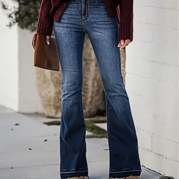 Women's Plus Size dark washed blue stretchy skinny flare jeans 3X (18) - Picture 3 of 3